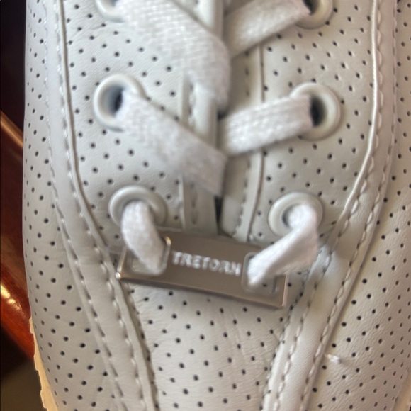Tretorn NY Lite 67 Elite Perforated Leather Sneakers. W 7.5 Like new condition. - Picture 7 of 11